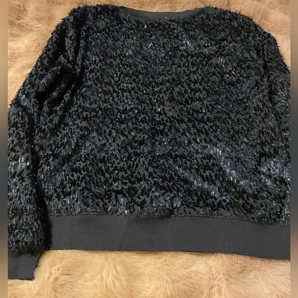 Trina Turk Metallic Shag
Sweatshirt size small - Picture 4 of 7